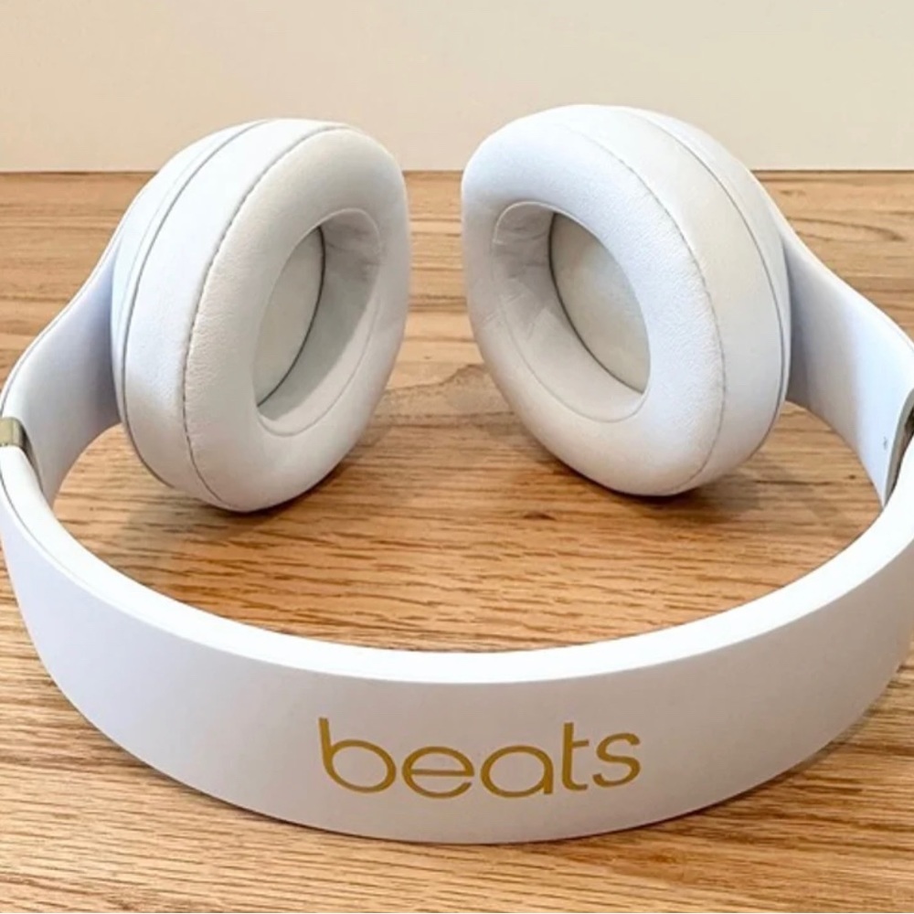 Beats Studio 3 wireless headphones